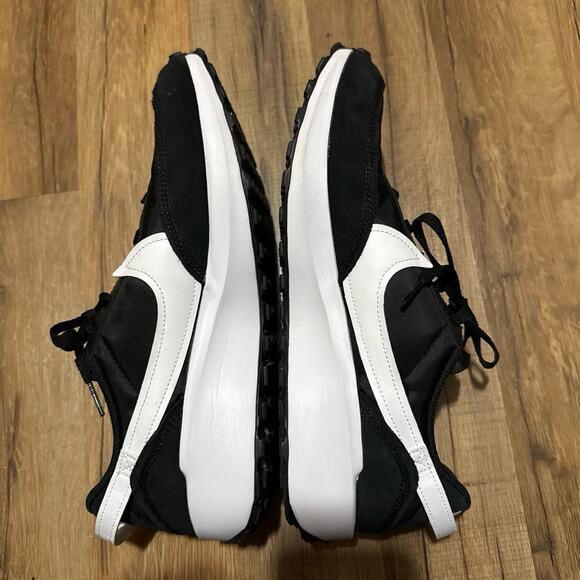 Nike Waffle Debut Black White main image 6